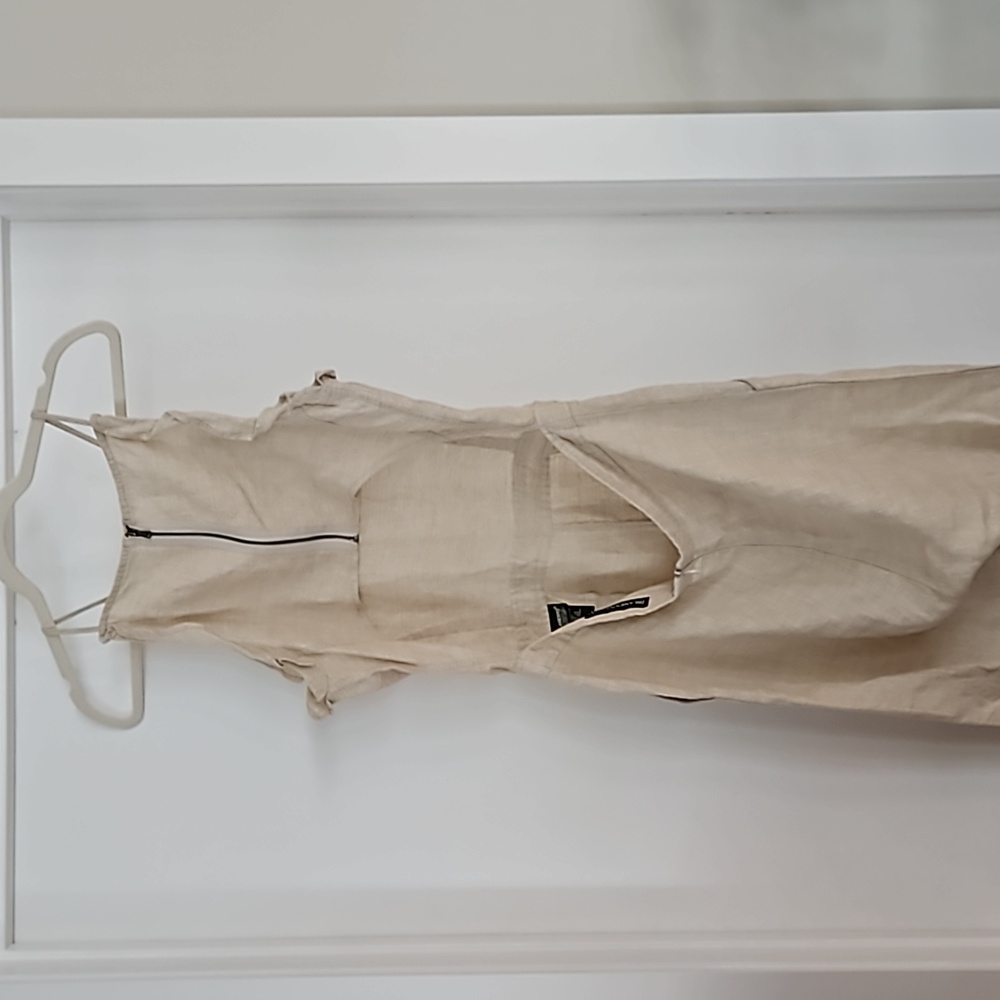 BLANK NYC LINEN OPEN BACK JUMPSUIT - Picture 4 of 13